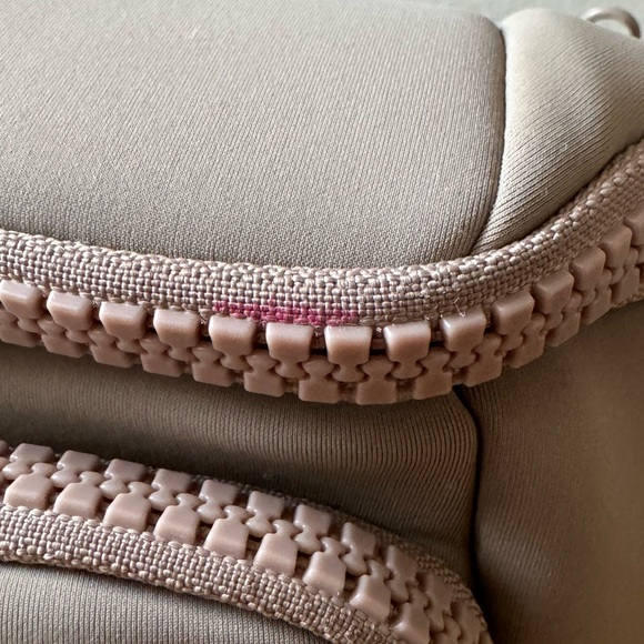 Freshly Picked Seoul Neoprene Sling - Picture 6 of 8